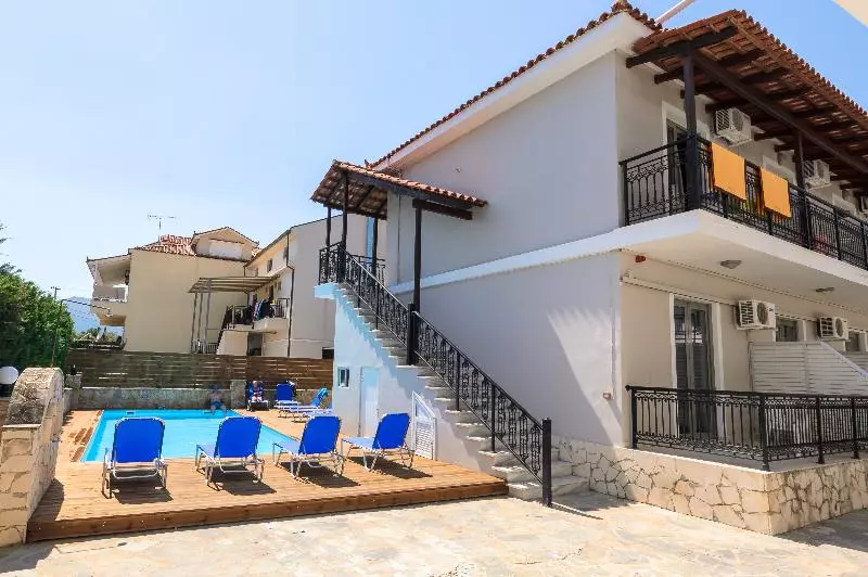 هتل Maria Studios & Apartments