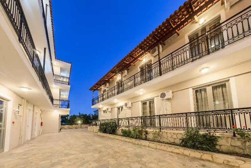 هتل Maria Studios & Apartments