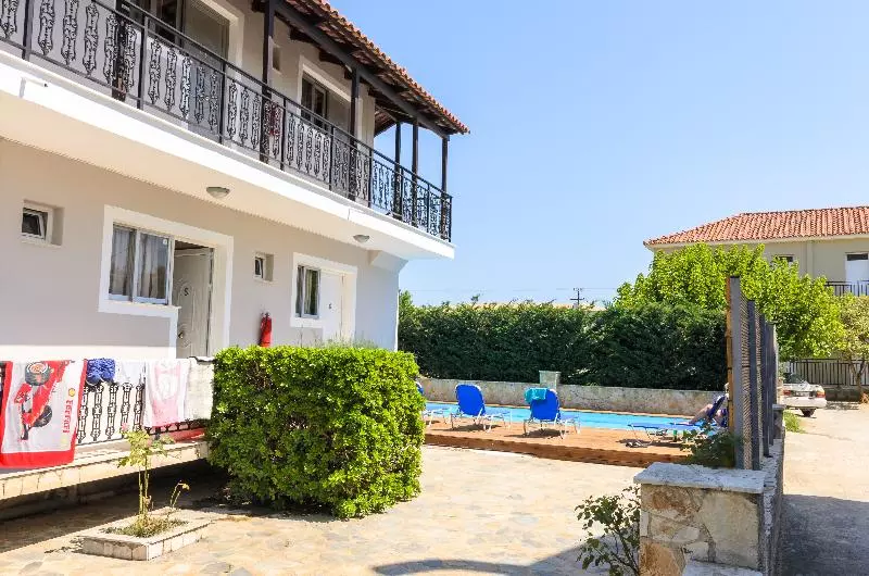 هتل Maria Studios & Apartments