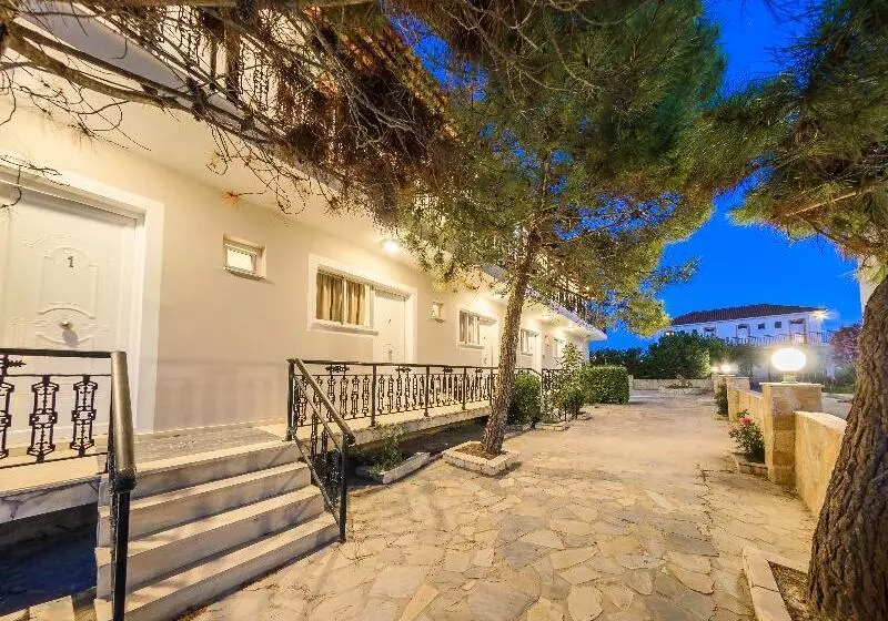 هتل Maria Studios & Apartments