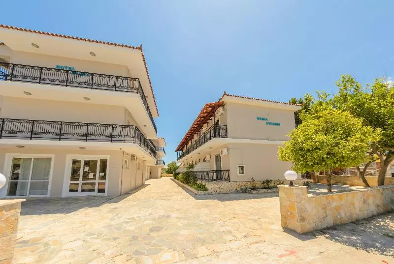 هتل Maria Studios & Apartments