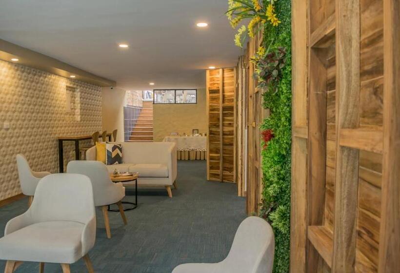 Hotel Montes De La Castellana