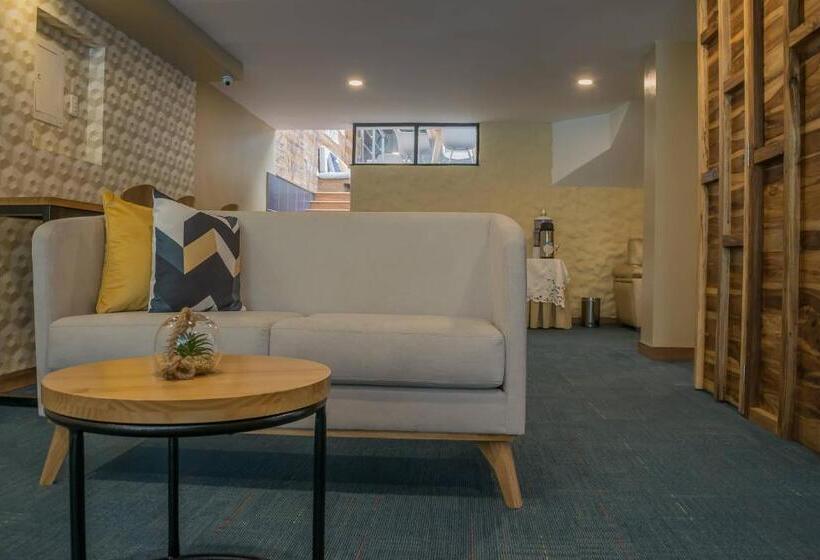 Hotel Montes De La Castellana