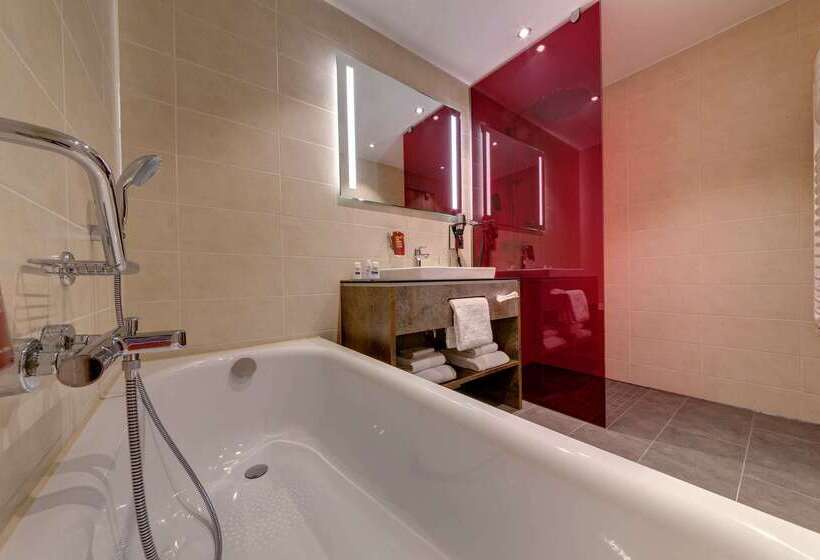 Hotel Park Inn By Radisson Neumarkt