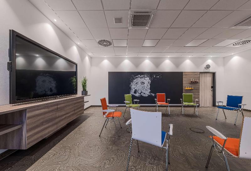 Hotel Park Inn By Radisson Neumarkt