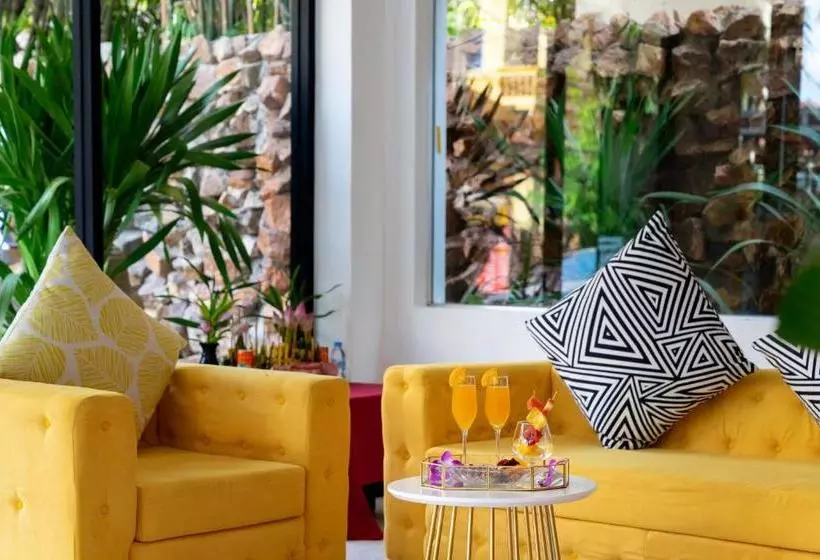 هتل Popular  & Spa