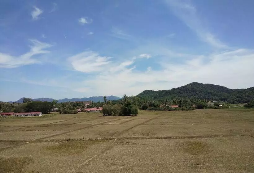 Отель Salsa Resort Langkawi