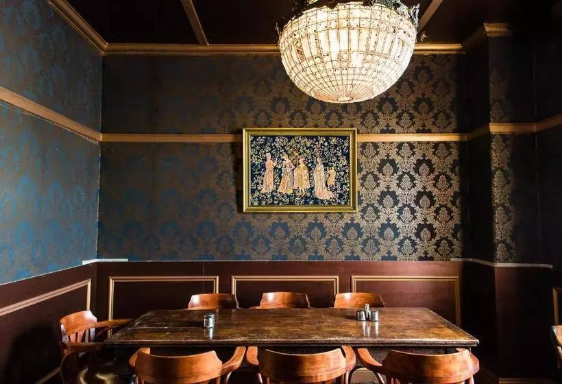 Shakespeare Hotel Surry Hills