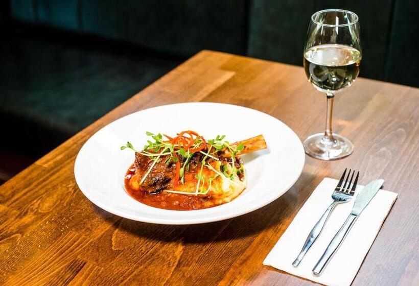 Shakespeare Hotel Surry Hills