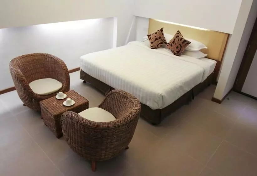 Hotelli The Rgn City Lodge