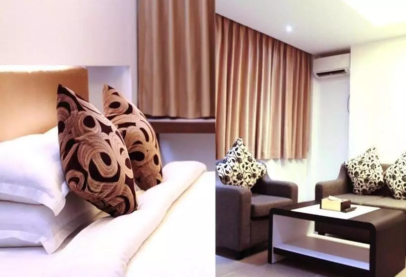 Hotelli The Rgn City Lodge