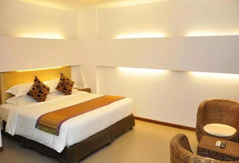 Hotelli The Rgn City Lodge