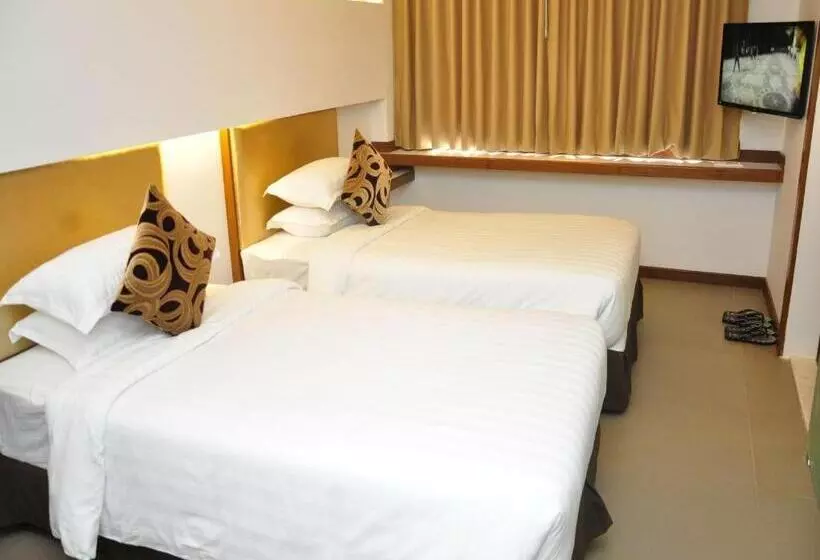 Hotelli The Rgn City Lodge