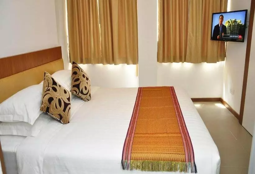 Hotelli The Rgn City Lodge