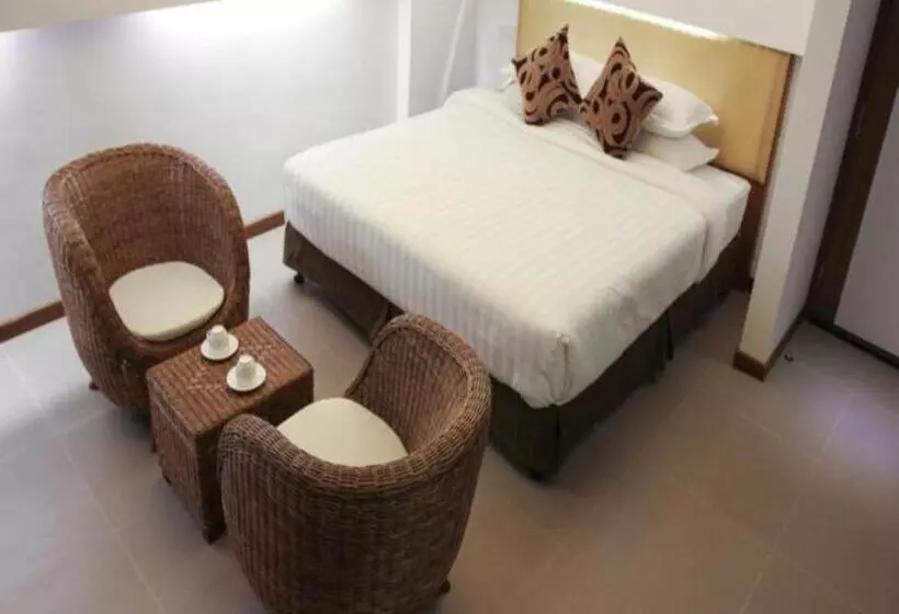 Hotelli The Rgn City Lodge