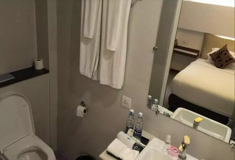 Hotelli The Rgn City Lodge