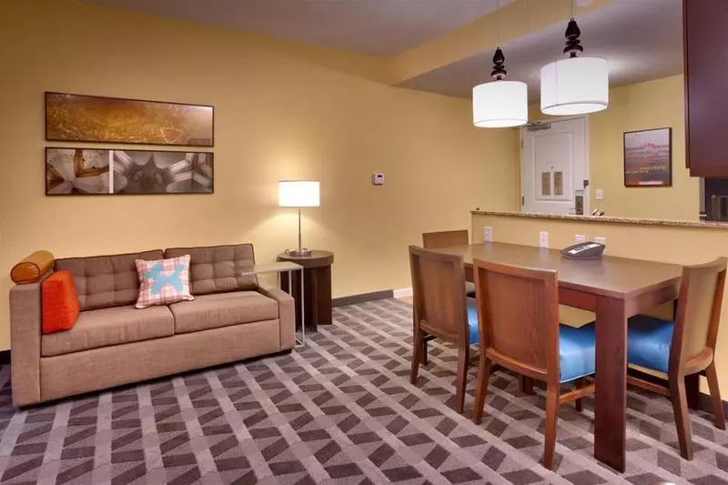 فندق Towneplace Suites By Marriott Dickinson