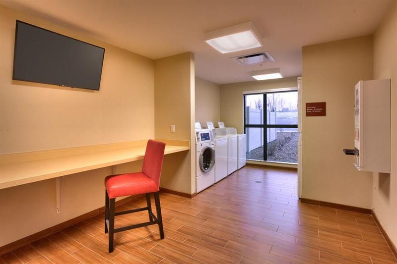 فندق Towneplace Suites By Marriott Dickinson