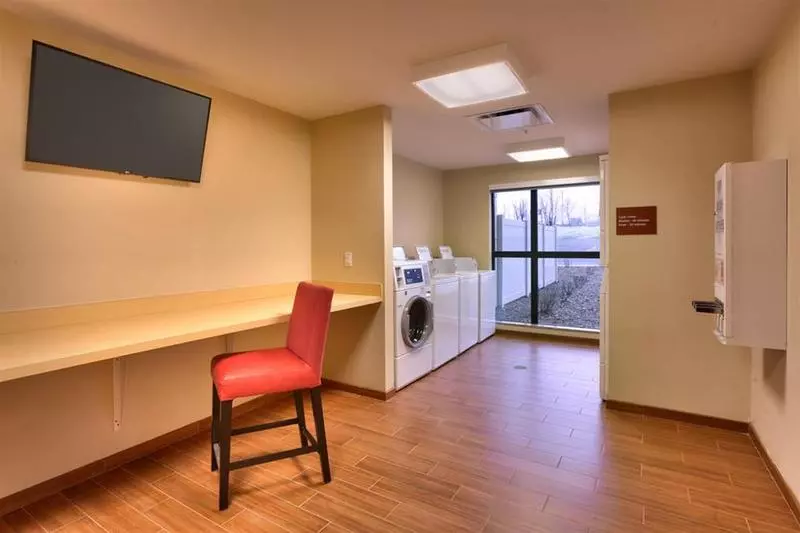 فندق Towneplace Suites By Marriott Dickinson