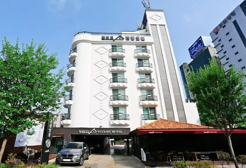 Hotel White Tourist