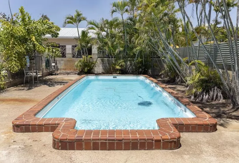 Palm View Holiday Apartments