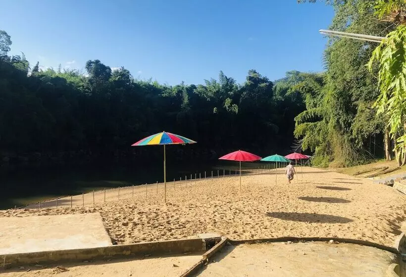 Pechmaneekan Beach Resort