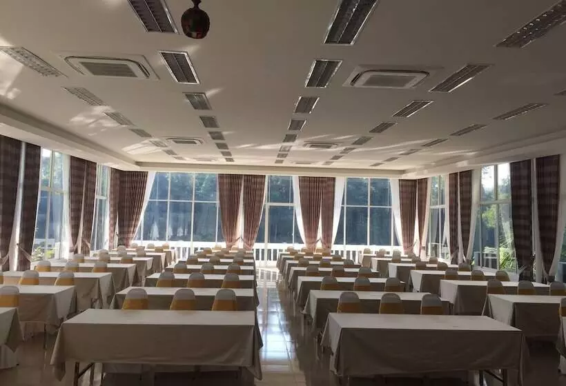 Pechmaneekan Beach Resort