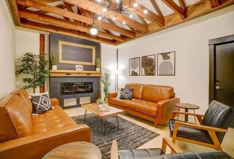 ユースホステル 205   Queen Suite