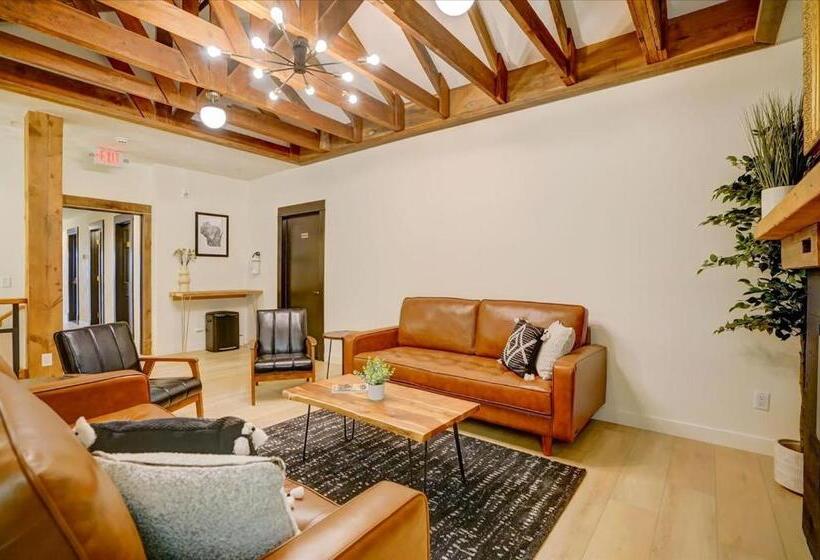 Общежитие 205 Queen Suite