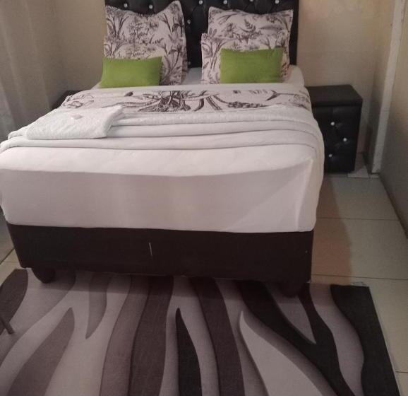 צימר Rz. Guesthouse Mafikeng