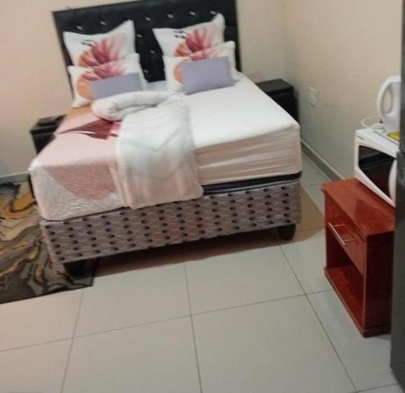צימר Rz. Guesthouse Mafikeng