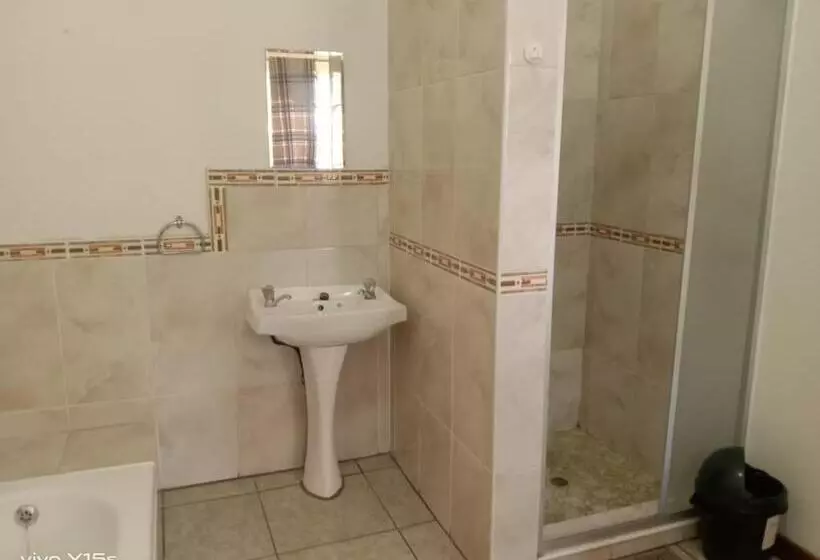 ベッドアンドブレックファースト Rz. Guesthouse Mafikeng