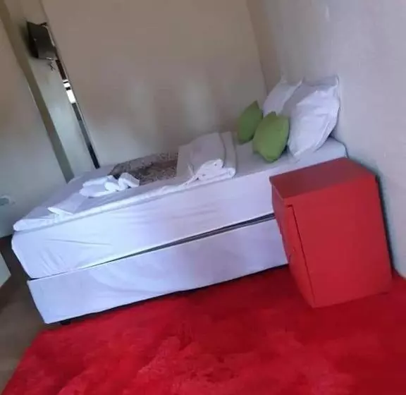 ベッドアンドブレックファースト Rz. Guesthouse Mafikeng
