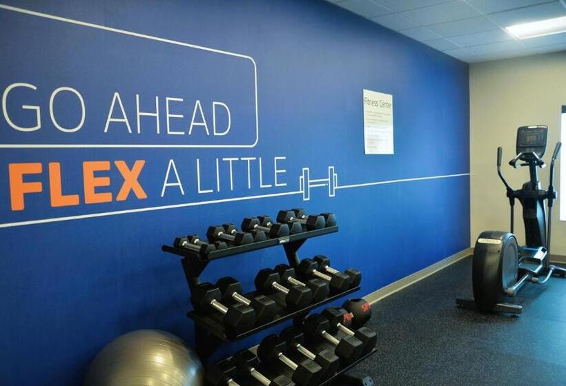 فندق Holiday Inn Express Cabot, An Ihg