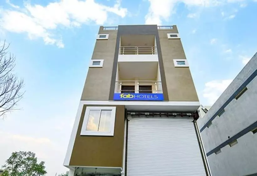 Fabhotel Dr Greens