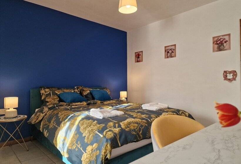 旅馆 The Evergreen Inn