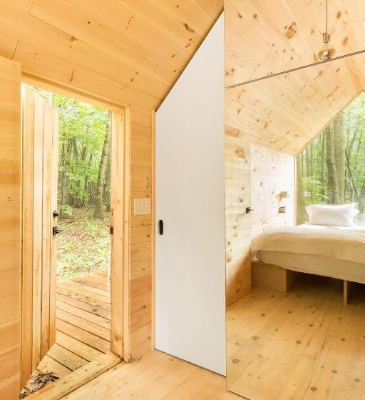 מלון כמוסות Gather Greene