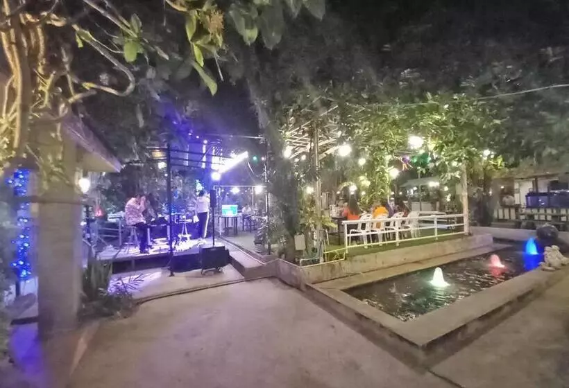 Hotelli Dusita Parkview Resort @ Khua Suan Pla