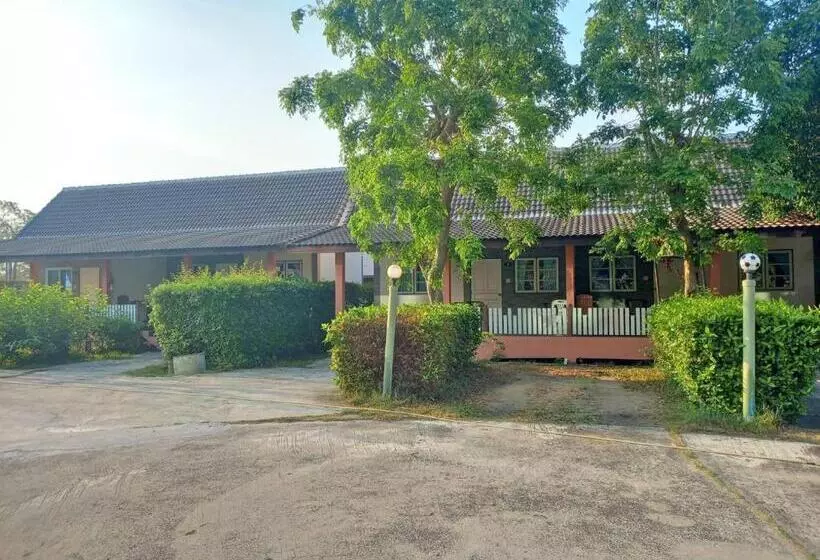 Hotelli Dusita Parkview Resort @ Khua Suan Pla