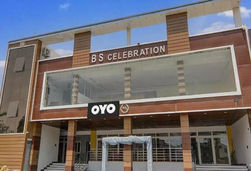 ホテル Oyo 81142 Bs Celebration
