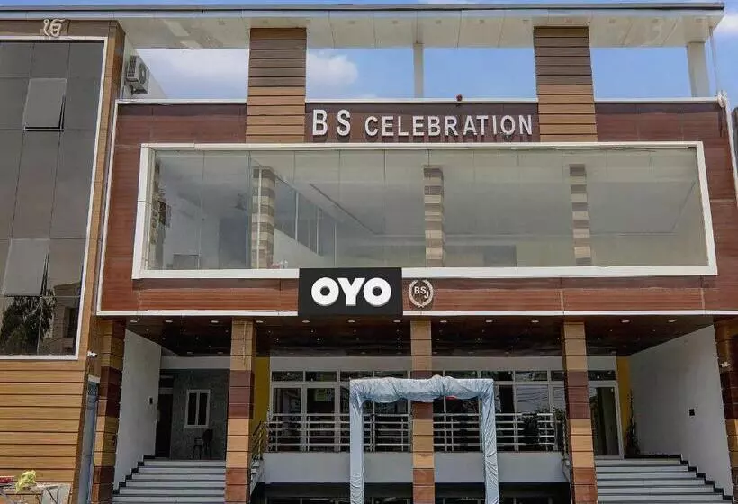 ホテル Oyo 81142 Bs Celebration