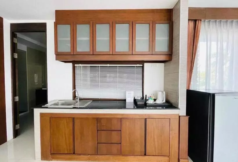 Hotelli The Sand Beach Pattaya