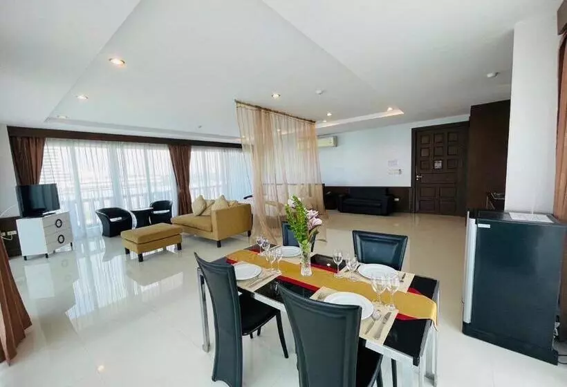 Hotelli The Sand Beach Pattaya