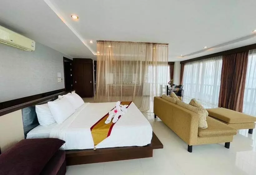 Hotelli The Sand Beach Pattaya