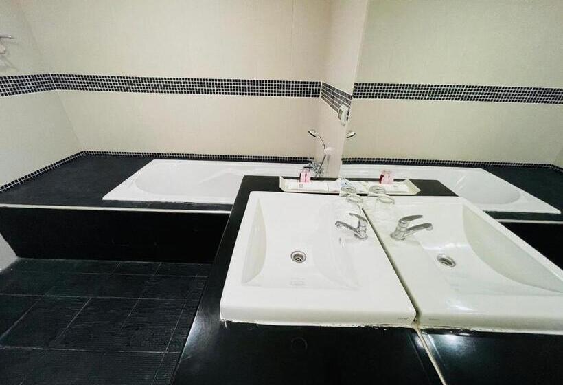 Hotel The Sand Beach Pattaya