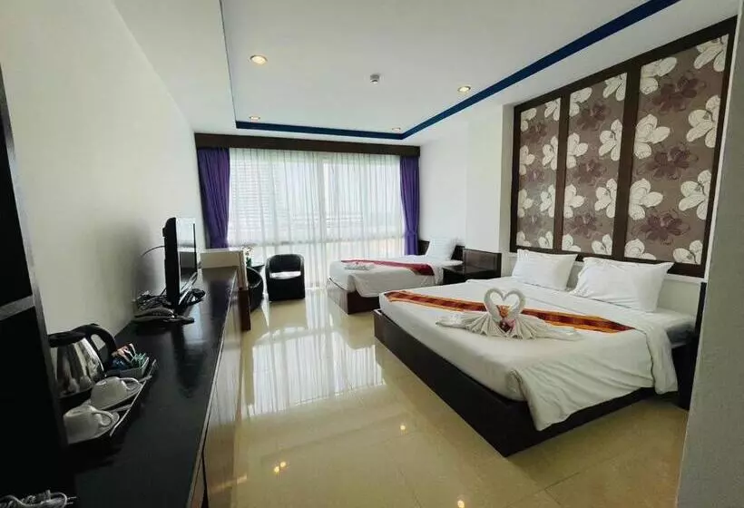 Hotelli The Sand Beach Pattaya