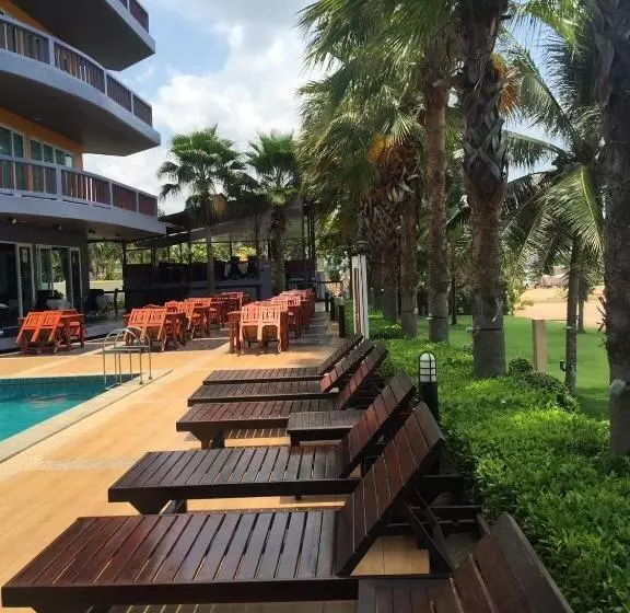 Hotelli The Sand Beach Pattaya