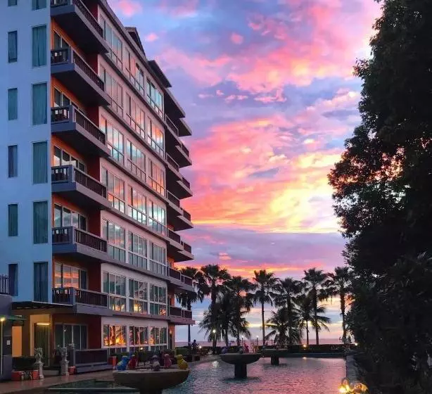 Hotelli The Sand Beach Pattaya