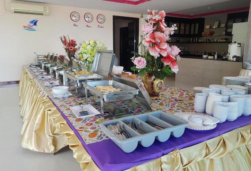 Hotel The Sand Beach Pattaya