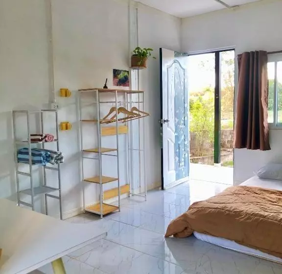 Majatalo Chompunud House589 ชมพูนุชเฮ้าส์589